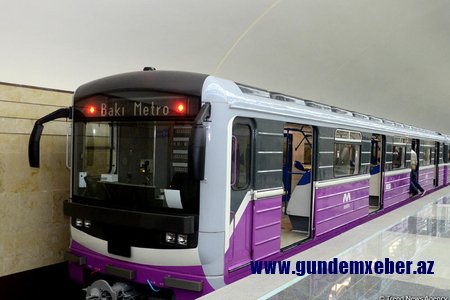 Metroda intihar edən qadının kimliyi məlum olub (YENİLƏNİB)