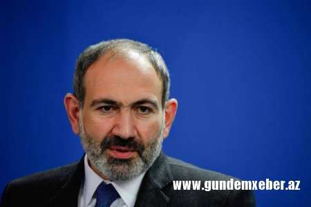 KİV: Paşinyan tərəfdaşlarına istefaya getməyəcəyini bildirib