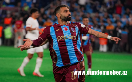 Salah stadionun meydançası sintetik örtüklü olduğu üçün oynamayacaq