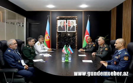 Kərim Vəliyev iranlı generalla görüşdü